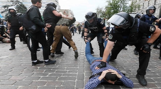 Kiev Police arrests at PRIDE