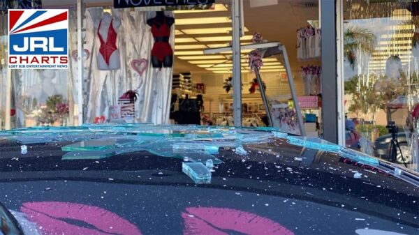 Car Crashes Into Popular Adult Store in Fort Myers-2021-04-04-JRL-CHARTS-04